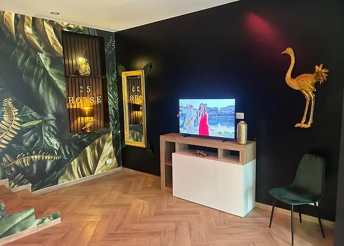 House Twenty - Five * Милан